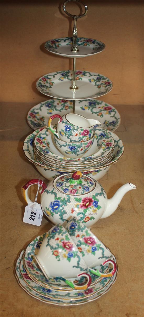 Chintz patterned tea ware(-)